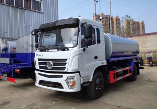 �����|�L(f��ng)������D9��ˮ܇��-�����|�L(f��ng)������D9��ˮ܇��B