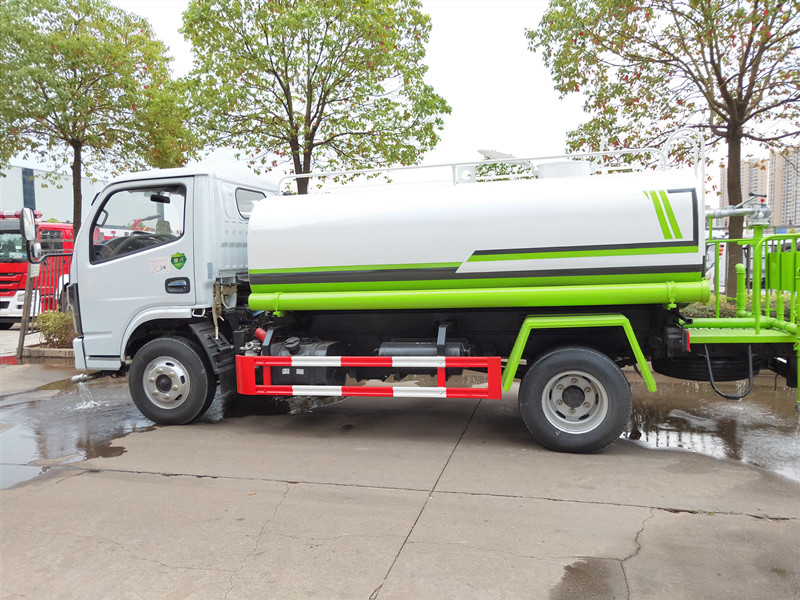 5噸灑水車 5噸灑水車