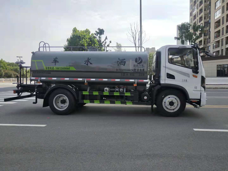 東風華神8噸灑水車 東風華神8噸灑水車