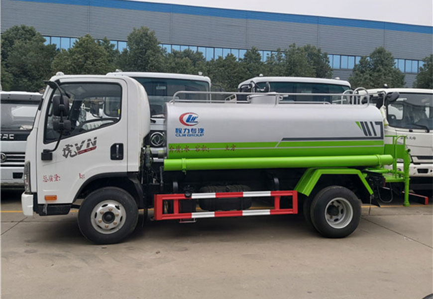 解放5噸灑水車(chē)圖片