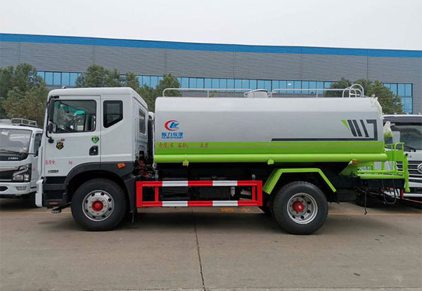 東風D9(12方)灑水車側面圖