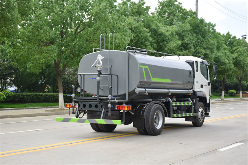 福田12方灑水車